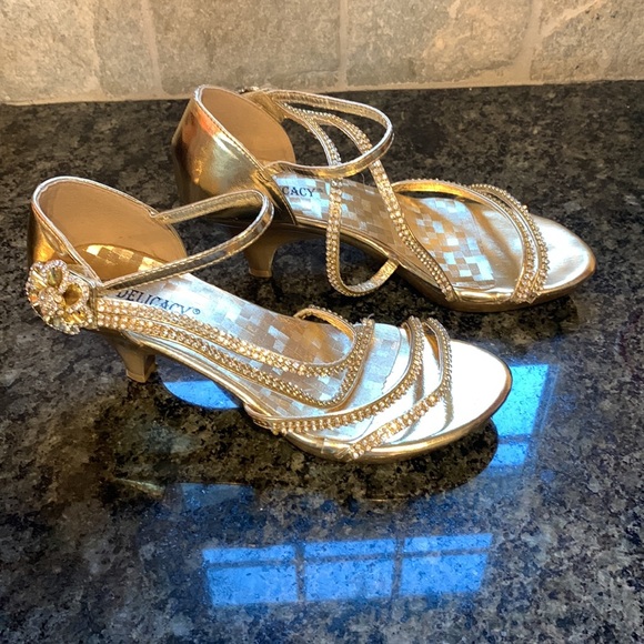 “Gold” & “Diamond” size 8-1/2 Excellent Condition Heeled Sandals Party Shoes - Picture 1 of 11